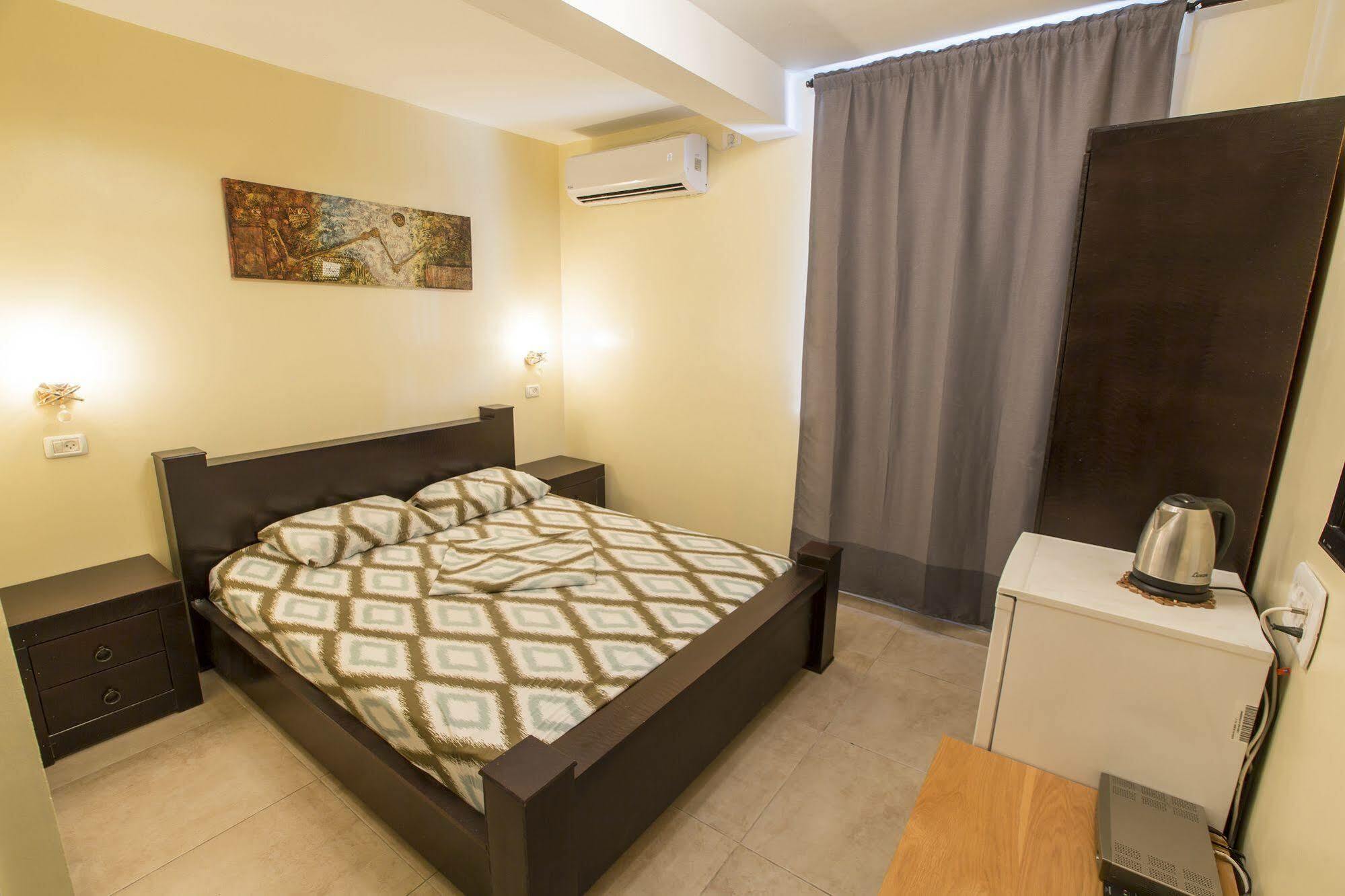 Central Laguardia Hotel Tel Aviv Exteriör bild